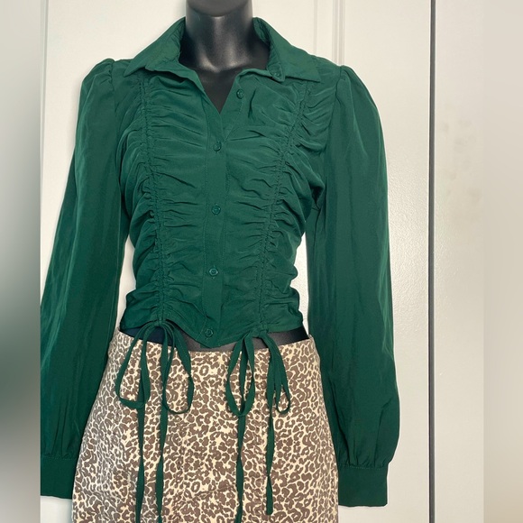 Green Cinch Top - Picture 2 of 9